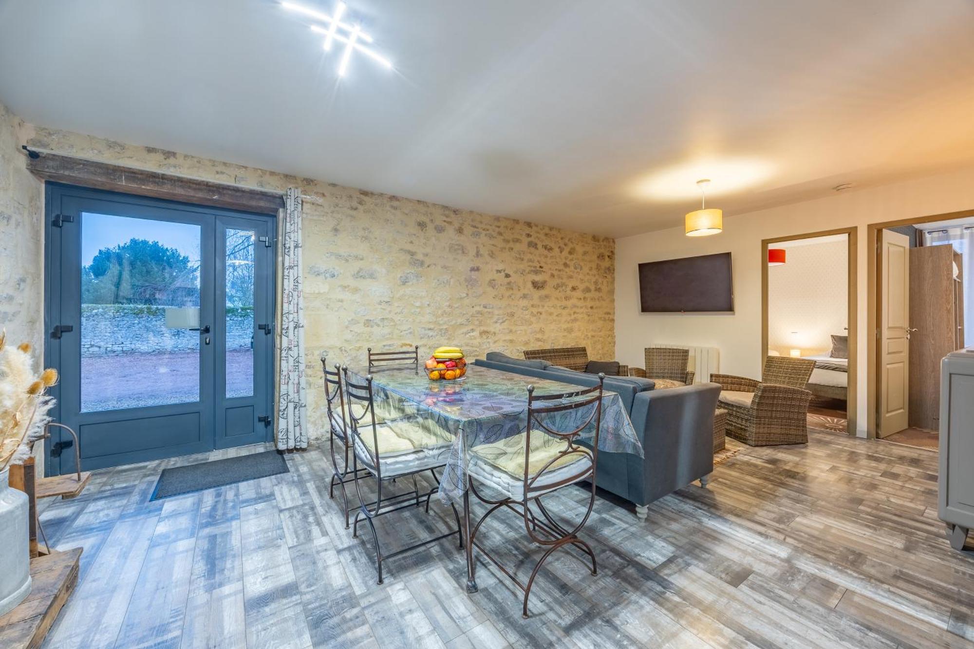 Logis Du Grand Pin * Saint-Martin-des-Entrees